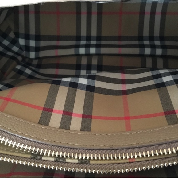 Burberry Medium Banner Bag in Camel - NWOT Authentic - Picture 5 of 11